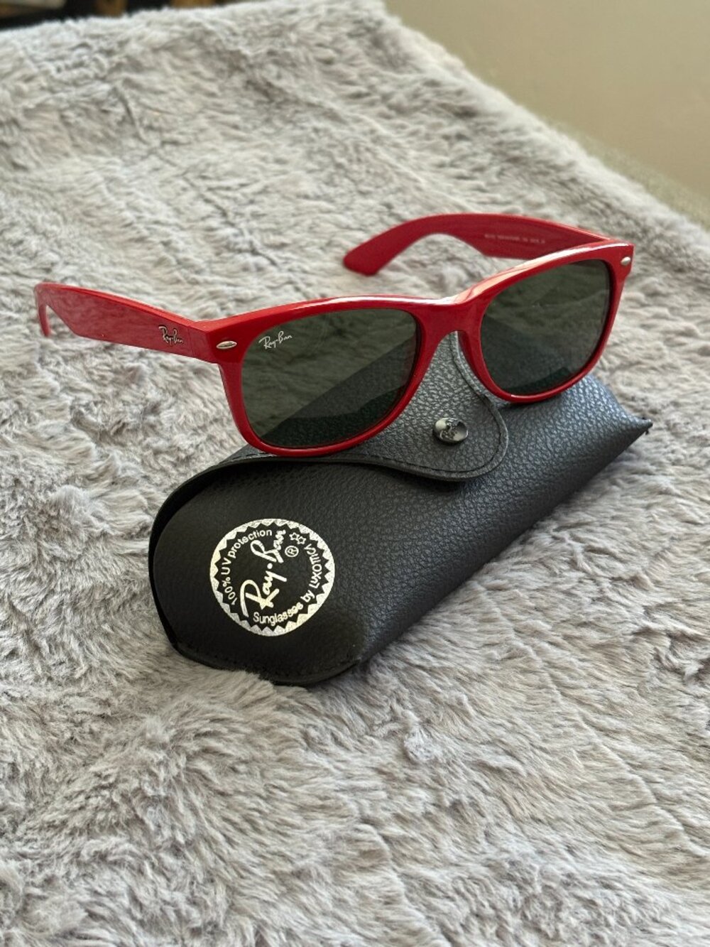 Ray-Ban New Wayfarer Sunglasses – Red (with case)